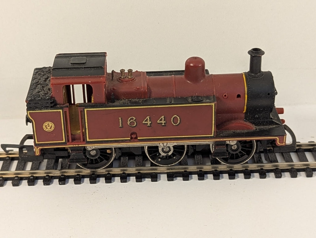Hornby OO Gauge LMS Class 3F Jinty 0-6-0T LMS Maroon Damaged