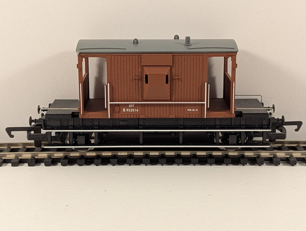 Hornby R6119 – BR 20 Ton Brake Van (B952005) – OO Gauge