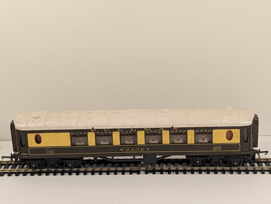 Tri-ang R228 OO Gauge Pullman Coach Jane