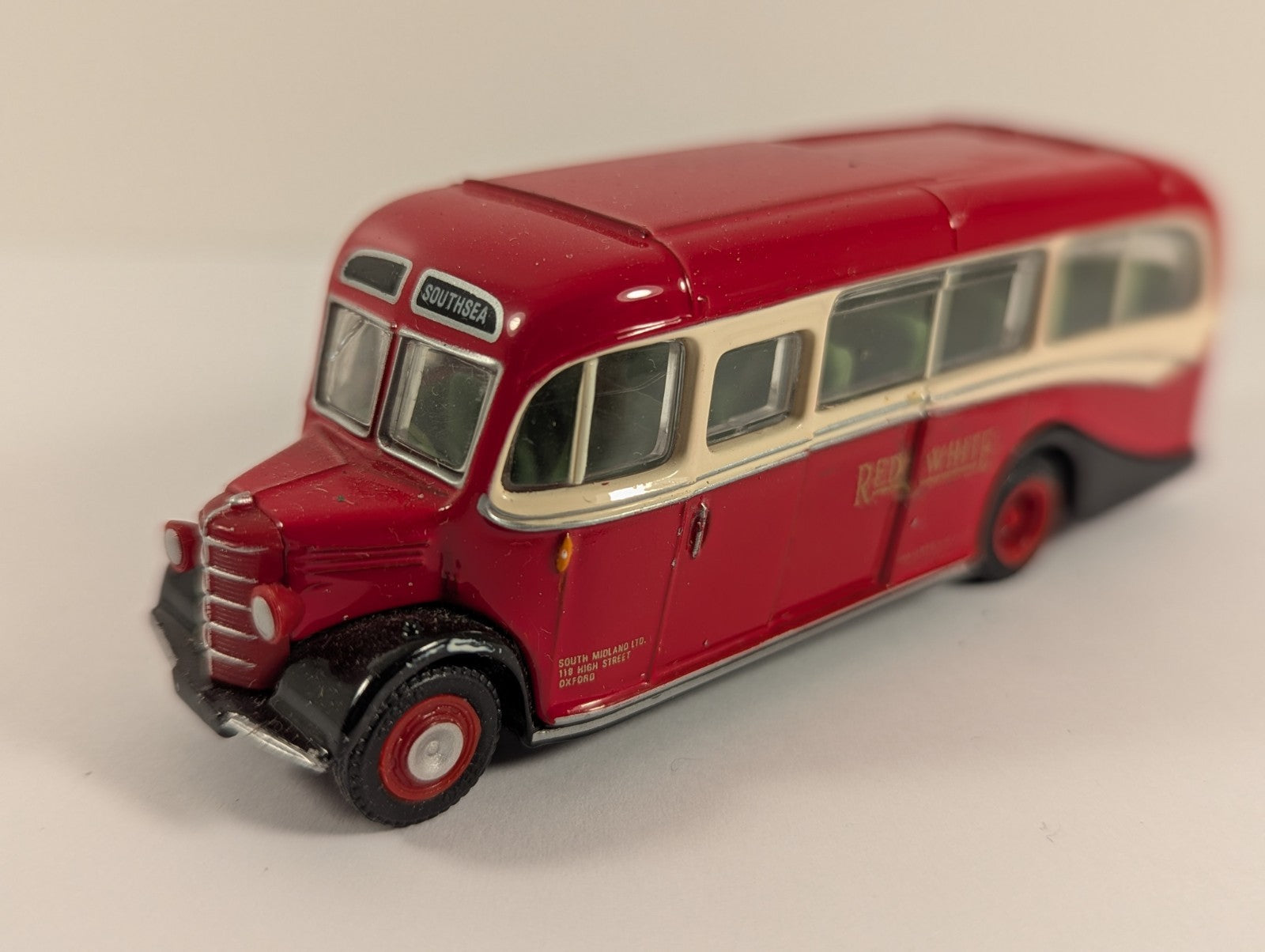 EFE 20108 Bedford OB Coach – South Midland “Red & White” Livery
