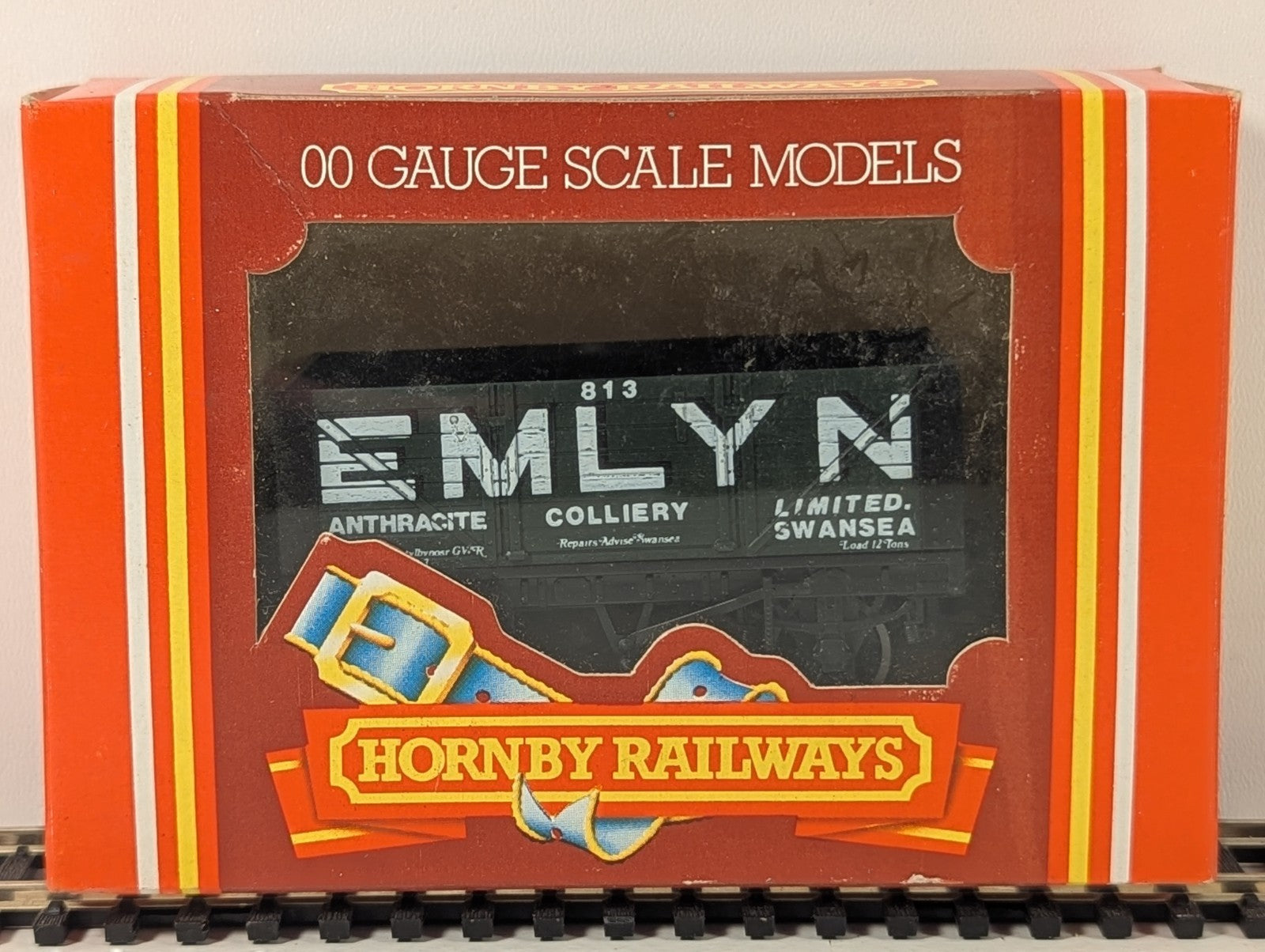 Hornby OO Gauge R118 Emlyn Anthracite 7 Plank Wagon
