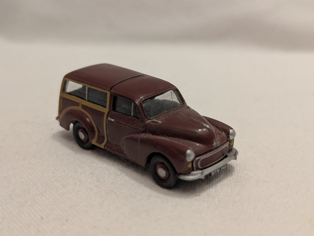 Classix OO Gauge Morris Minor Traveller Die-cast Model Car MYM 34D Maroon