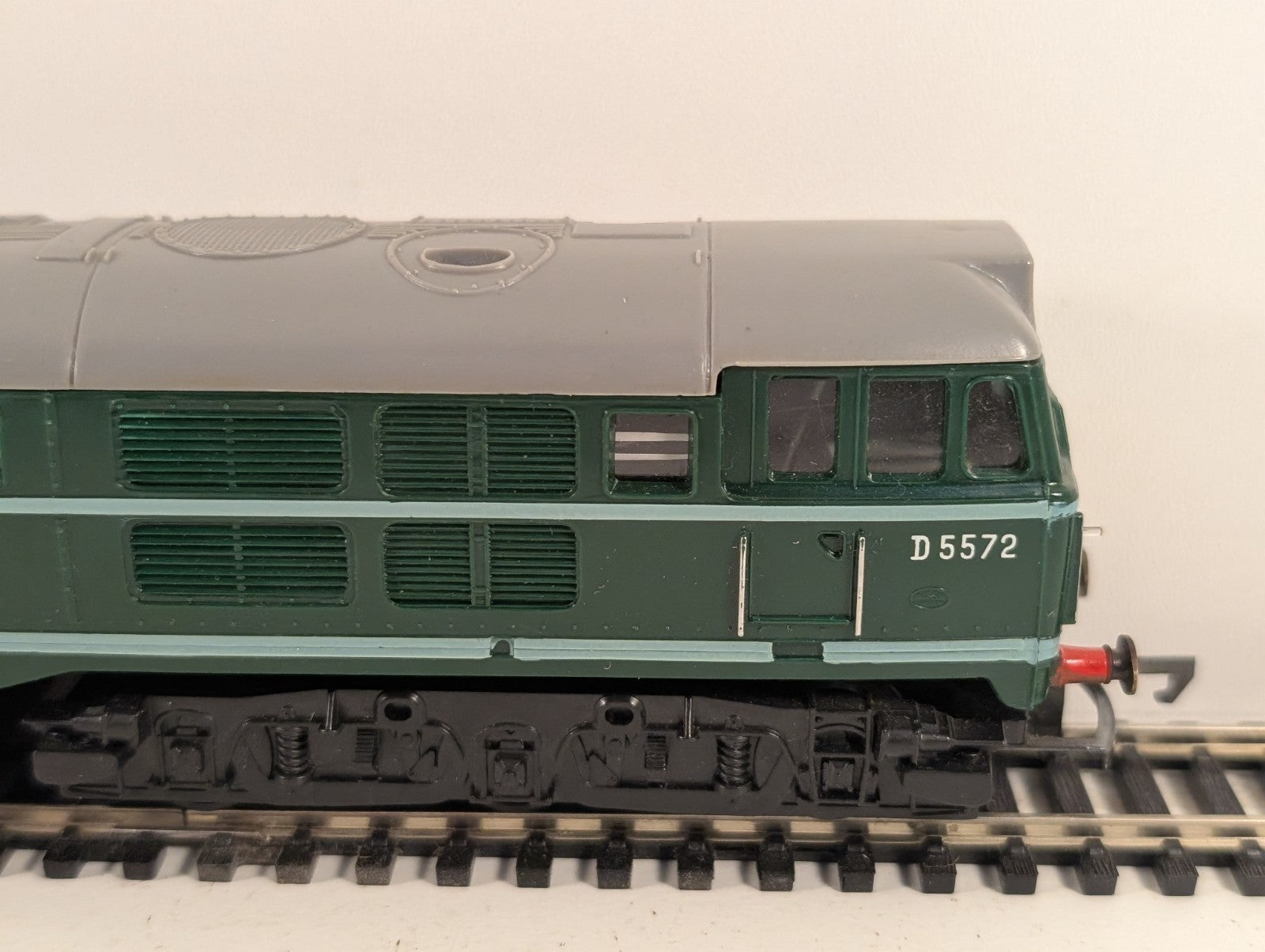 Hornby R357 OO Gauge Class 31 Diesel Locomotive BR Green DCC Fitted Boxed