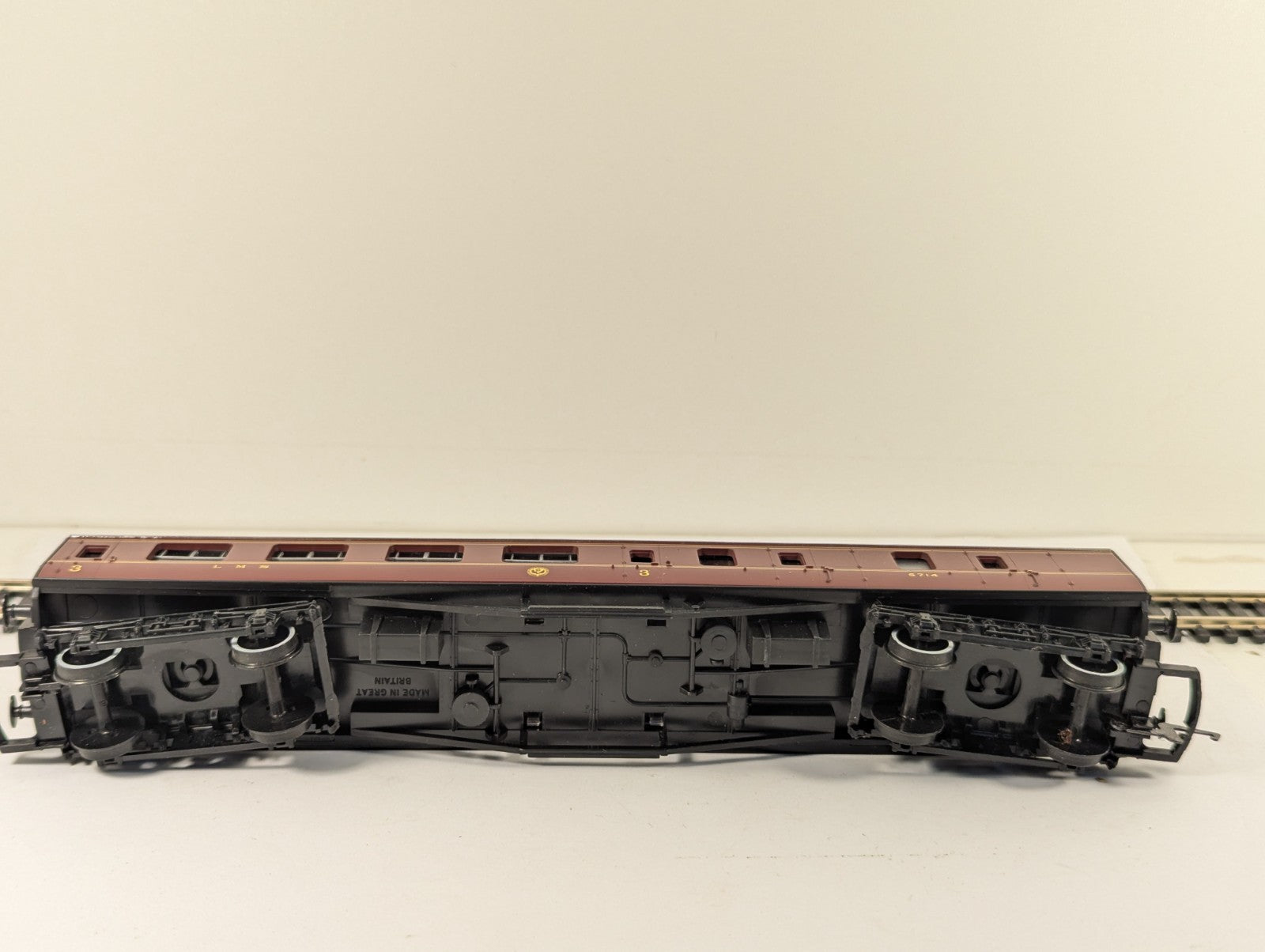 Hornby R474 OO Gauge LMS Crimson Lake Brake Coach Boxed