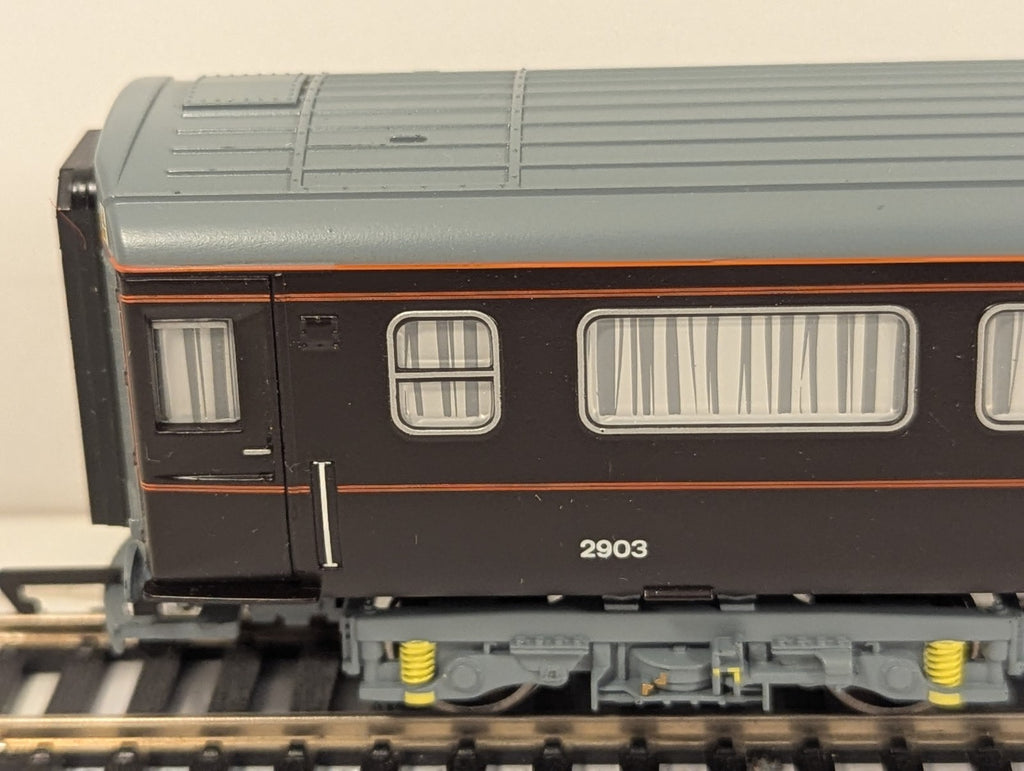 Hornby OO Gauge Royal Train Mk3 Queen's Saloon Coach 2903