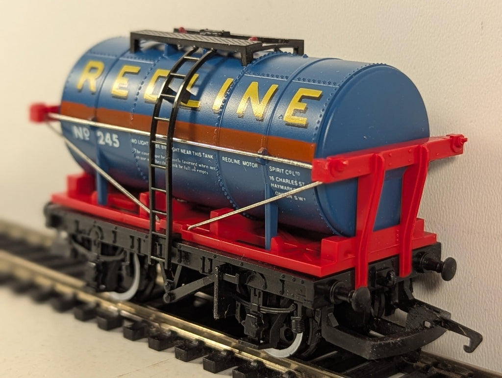 Hornby OO Gauge Redline Tank Wagon 245 R.129