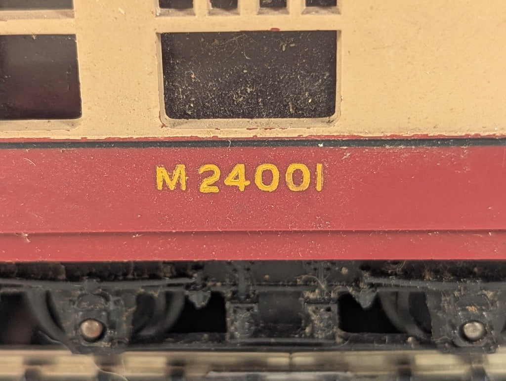 Tri-ang OO Gauge BR Crimson and Cream Composite Coach Passenger Coach