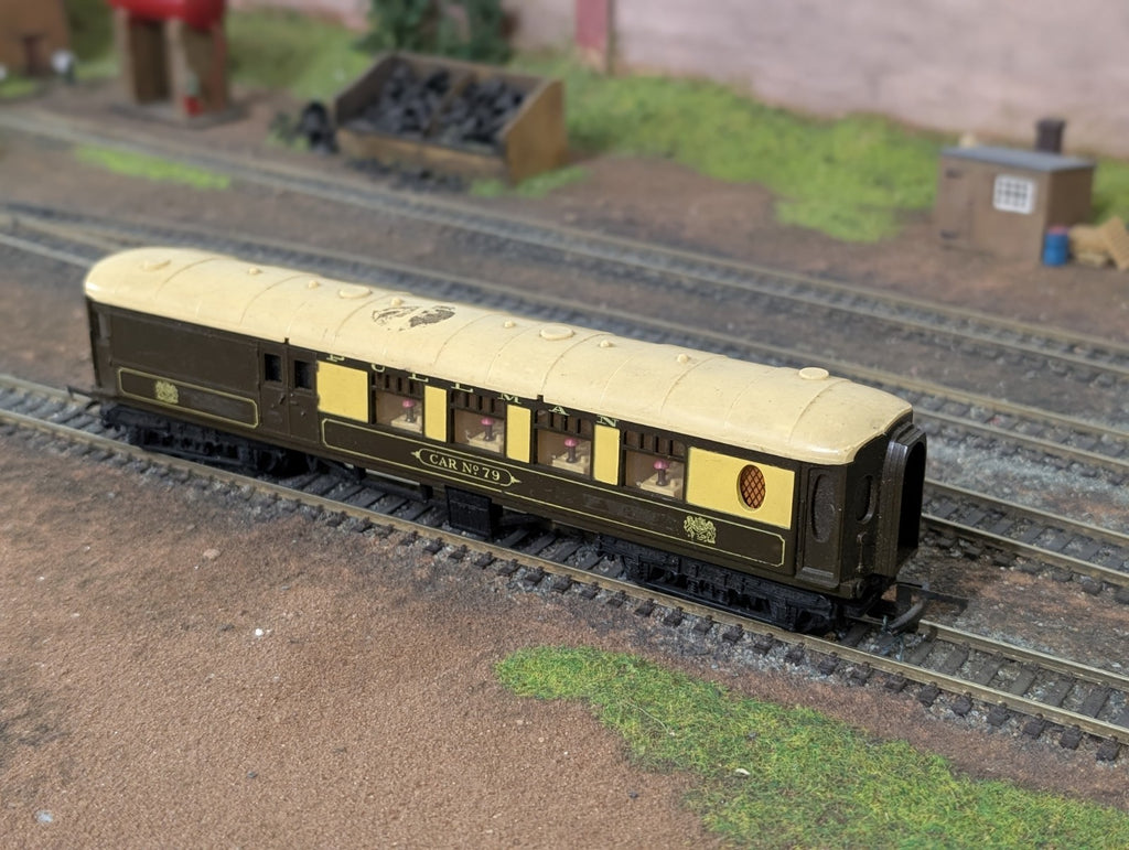 Tri-ang R328 OO Gauge Pullman Brake Coach ‘Car No 79’