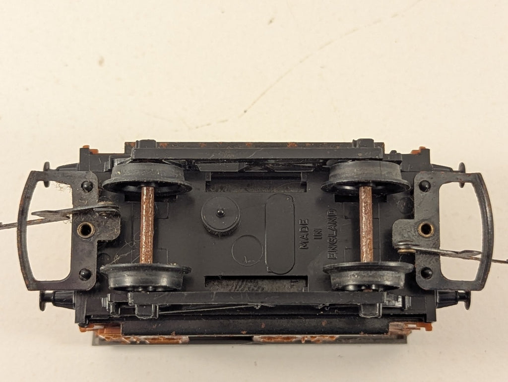 Hornby R011 BR Brown Ventilated Van