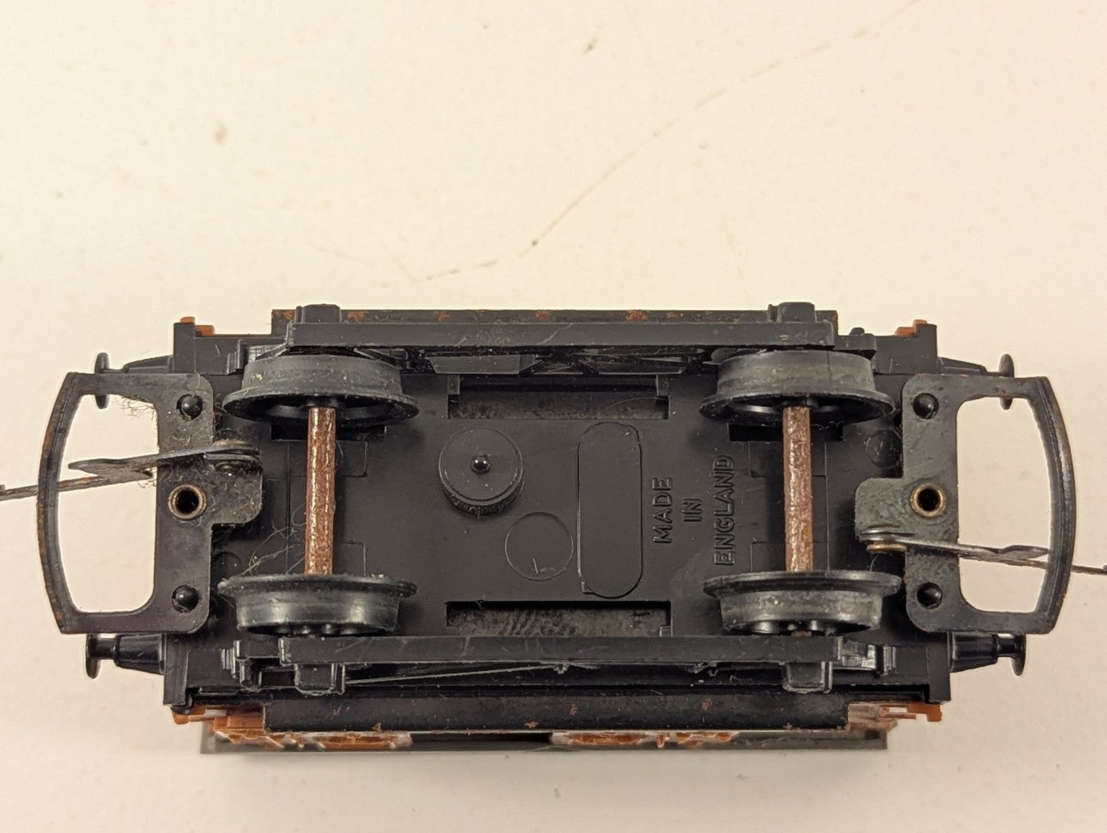 Hornby R011 BR Brown Ventilated Van