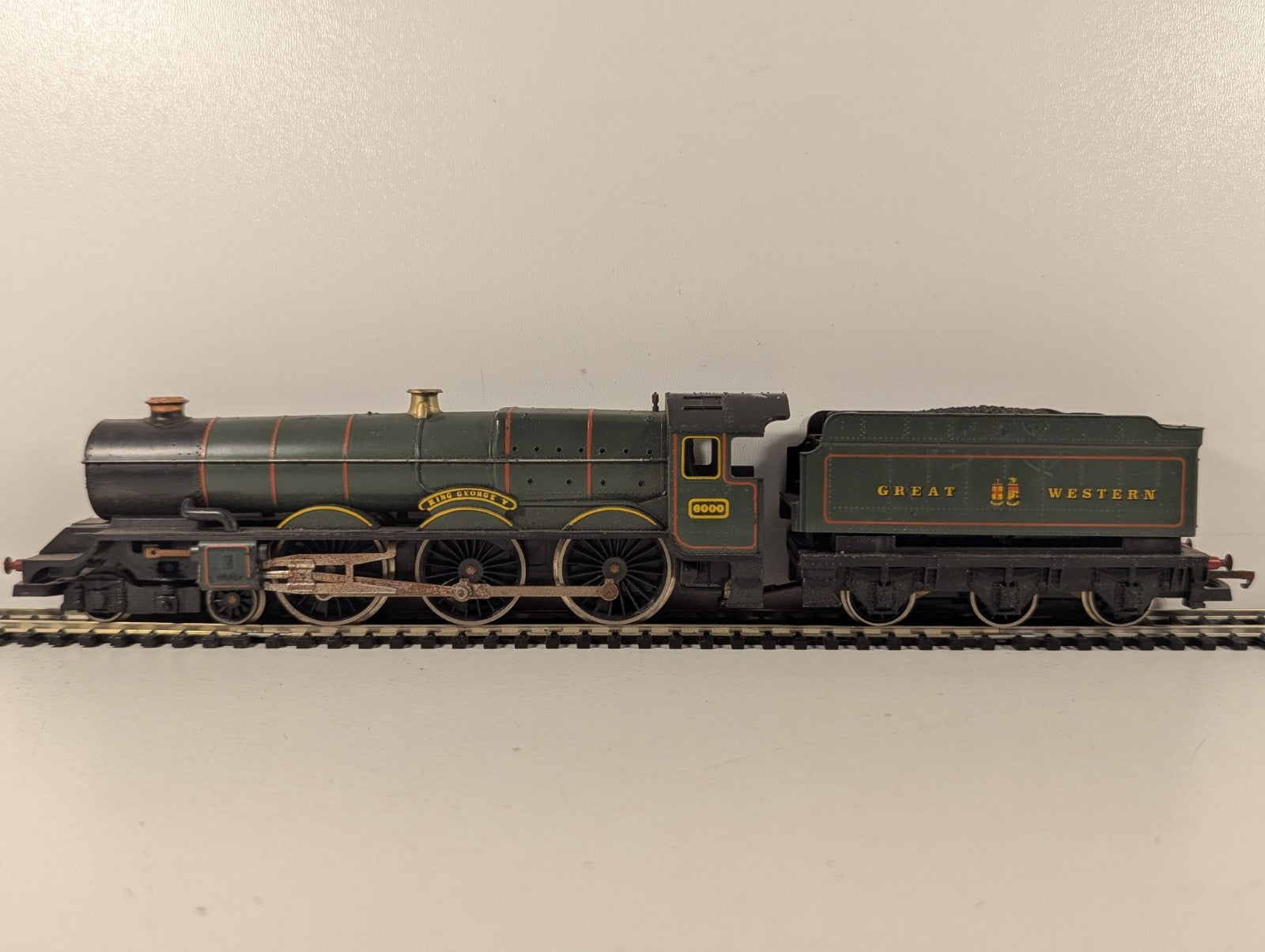 Lima OO Gauge King Class 'King George V' Steam Locomotive 6000 GWR Livery