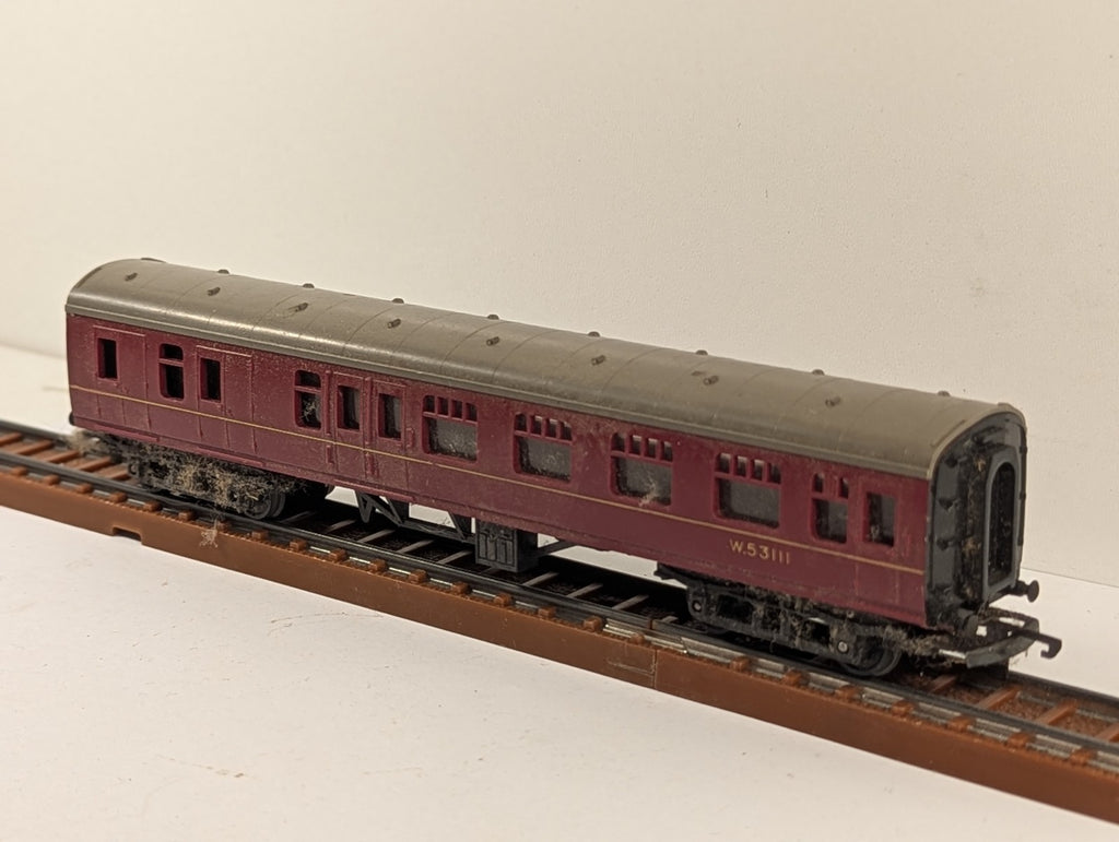 Tri-ang TT Gauge T83 Mk1 Brake Second Coach Maroon W53111