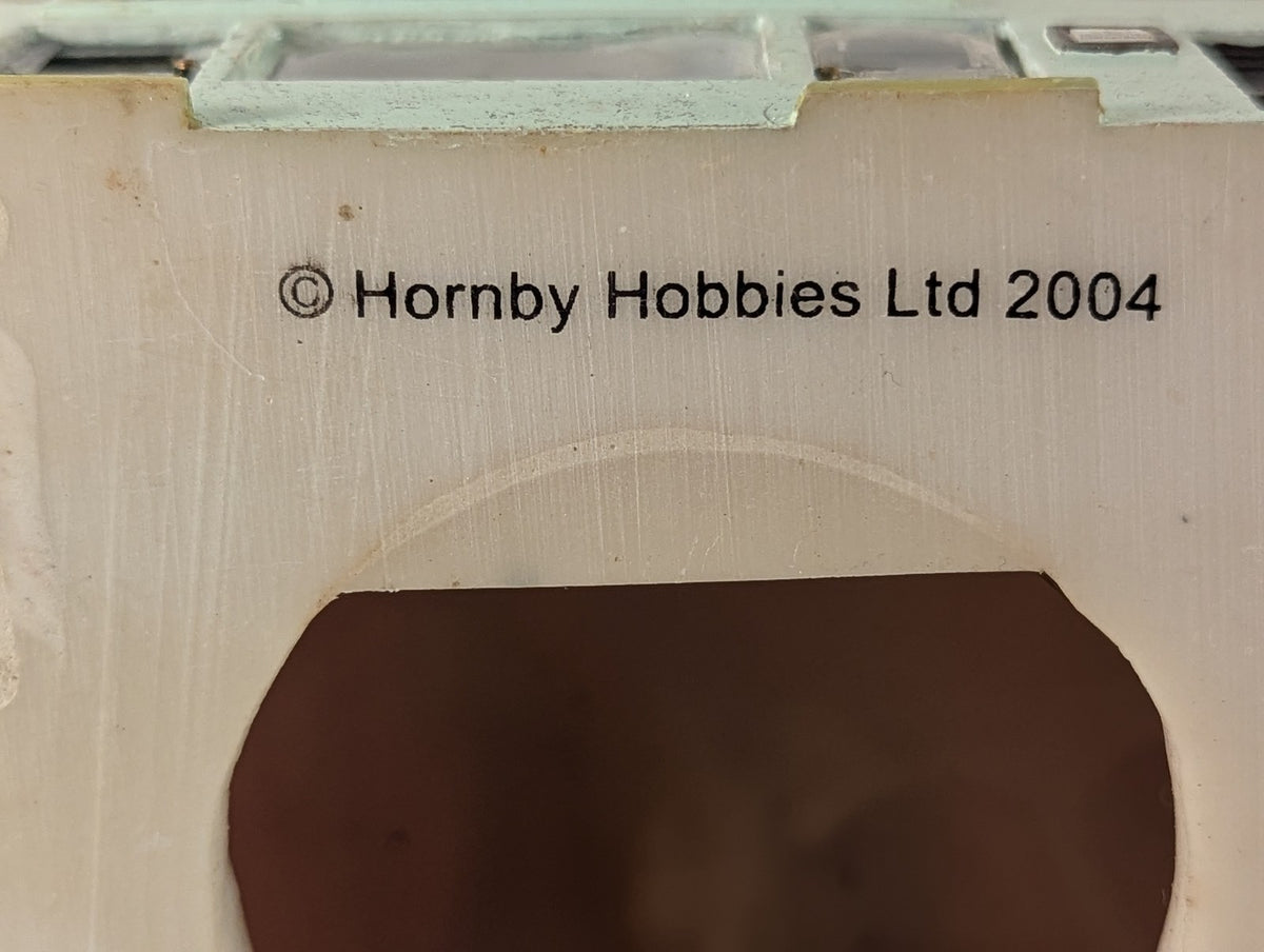 Hornby OO Gauge Mr Chips' Fish & Chip Shop Model Building R8616