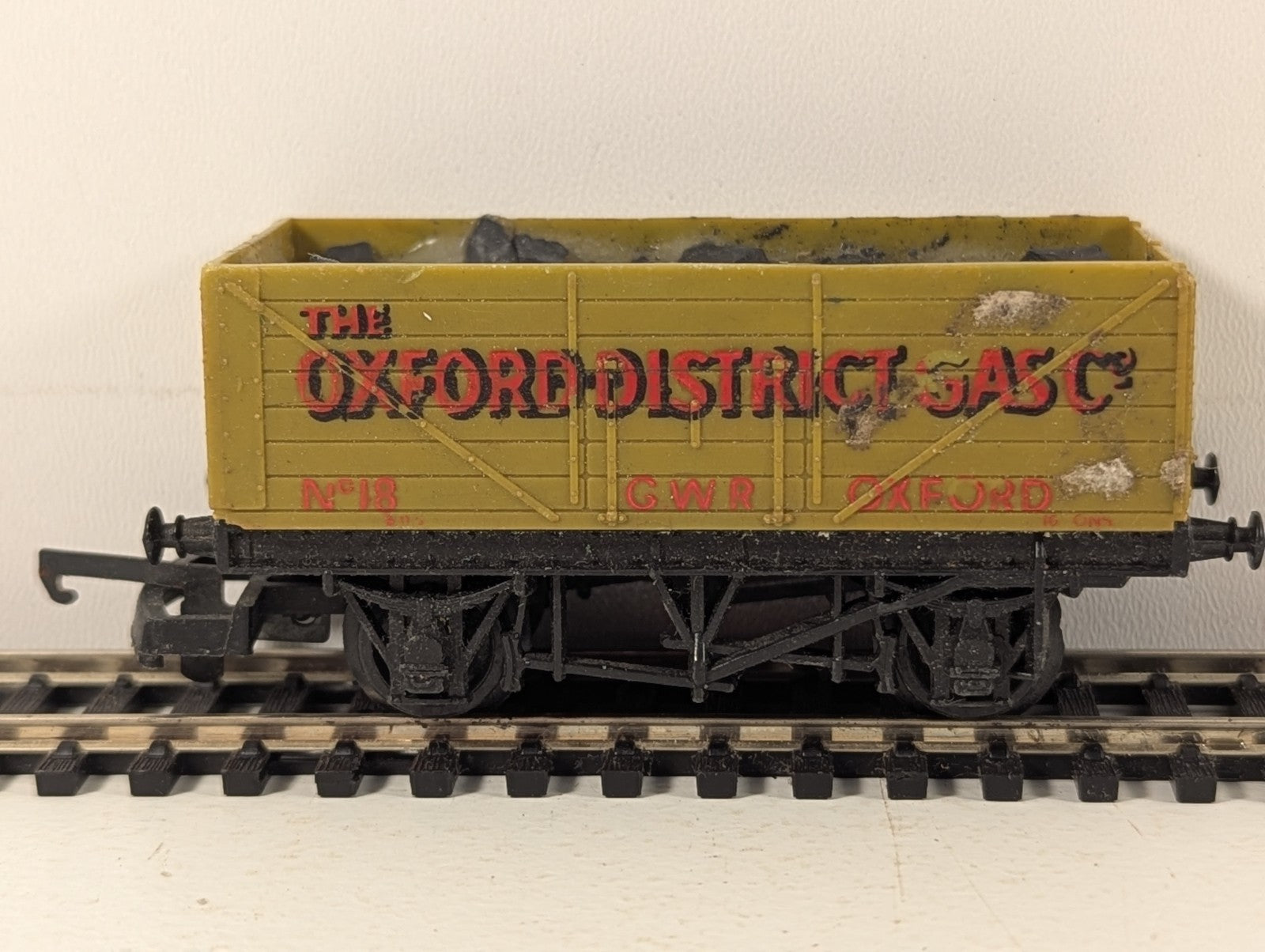 Lima OO Gauge 7 Plank Open Wagon 'The Oxford District Gas Co