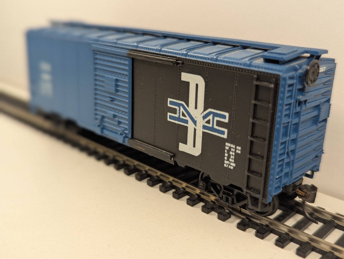 Athearn HO Gauge 70324 Boston & Maine 40ft Boxcar Superior Door boxed