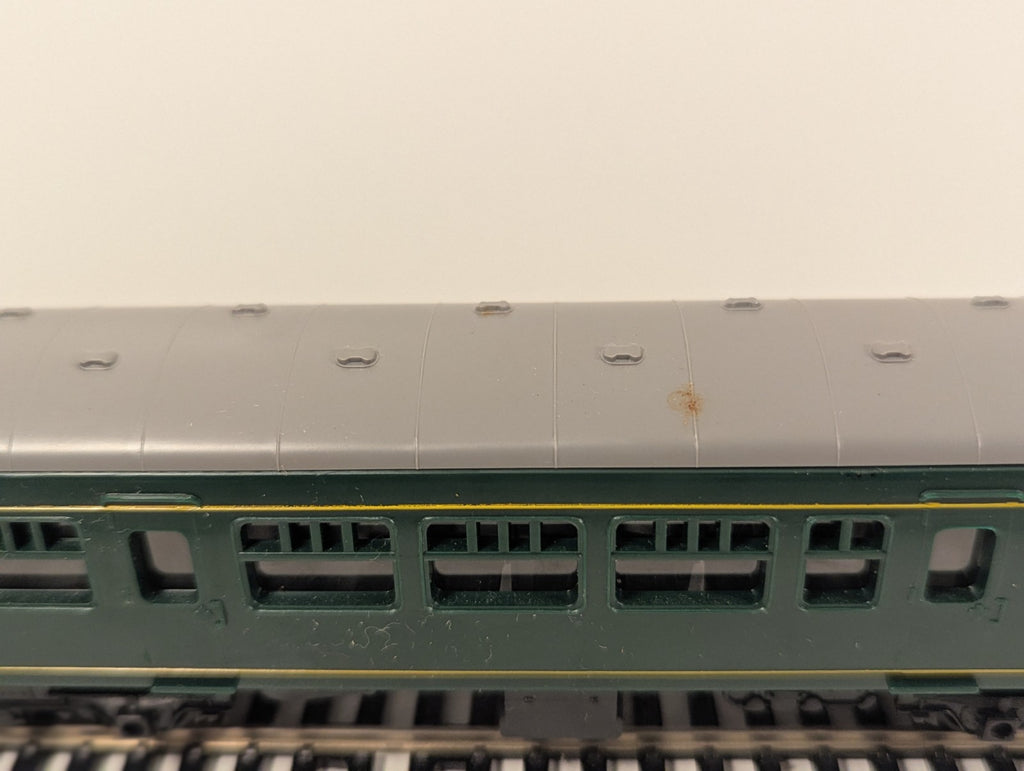 Hornby R334 OO Gauge Class 101 Metro Cammell Centre Coach M59120 – BR Green