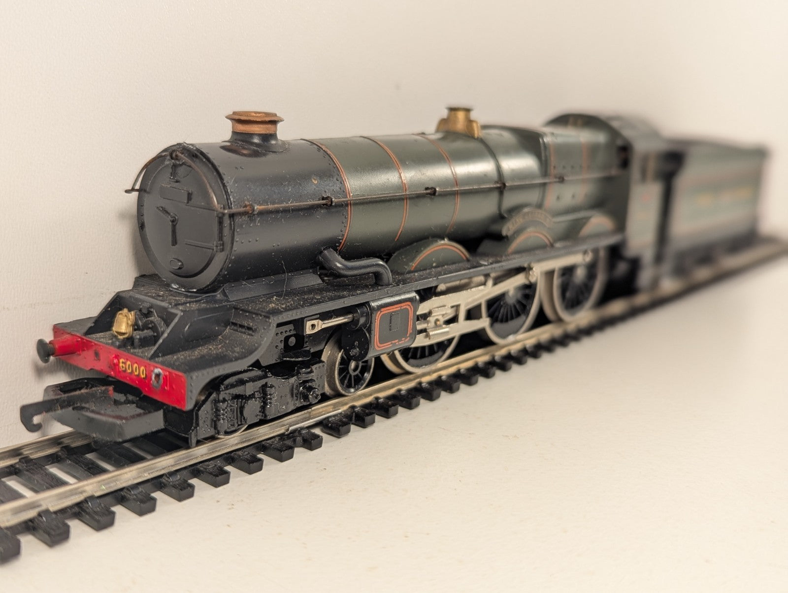 Lima GWR King Class 4-6-0 King George V Steam Locomotive  - Missing One Buffer