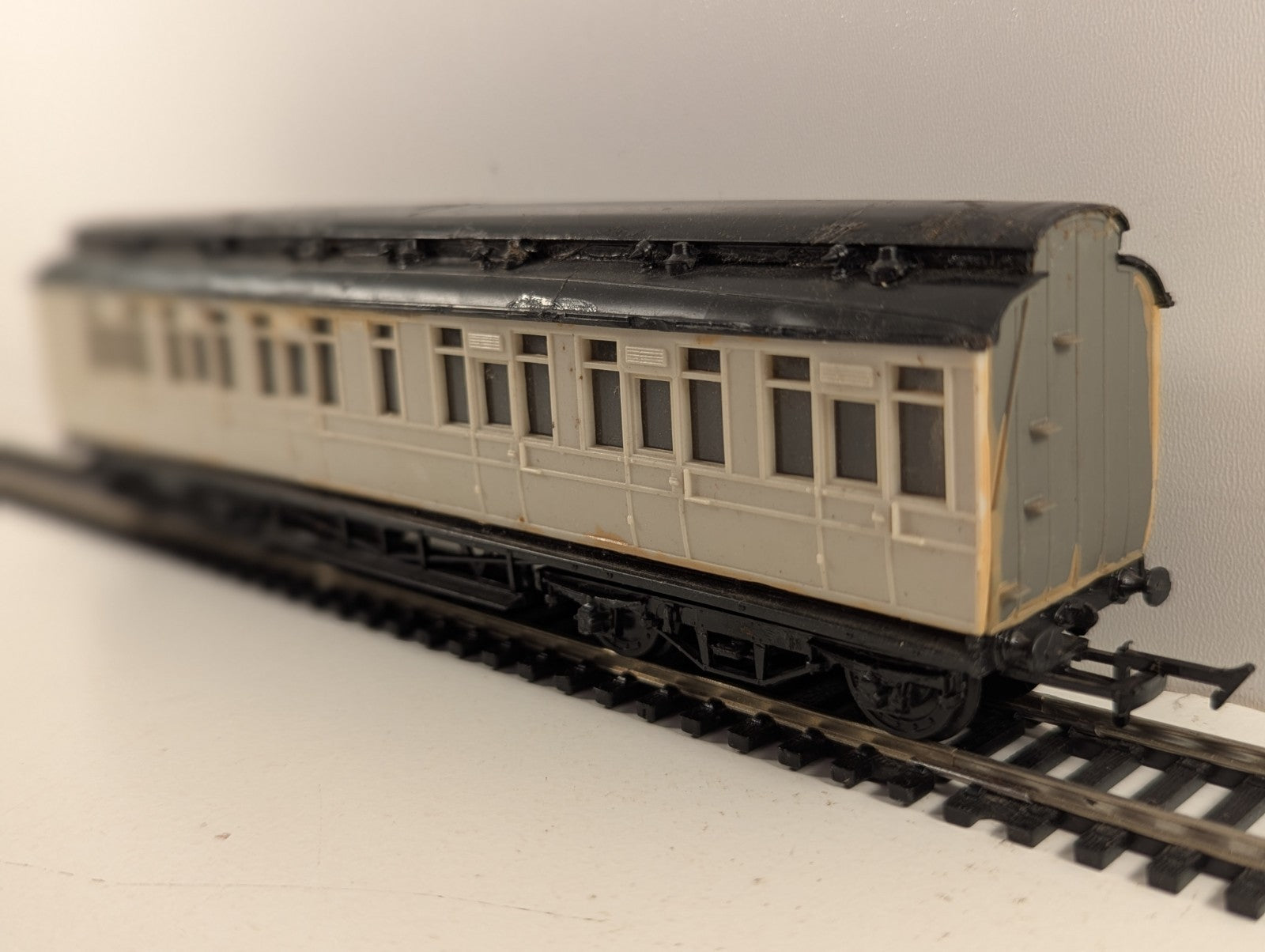 Ratio Midland/LMS Brake Coach Kit Built OO Gauge