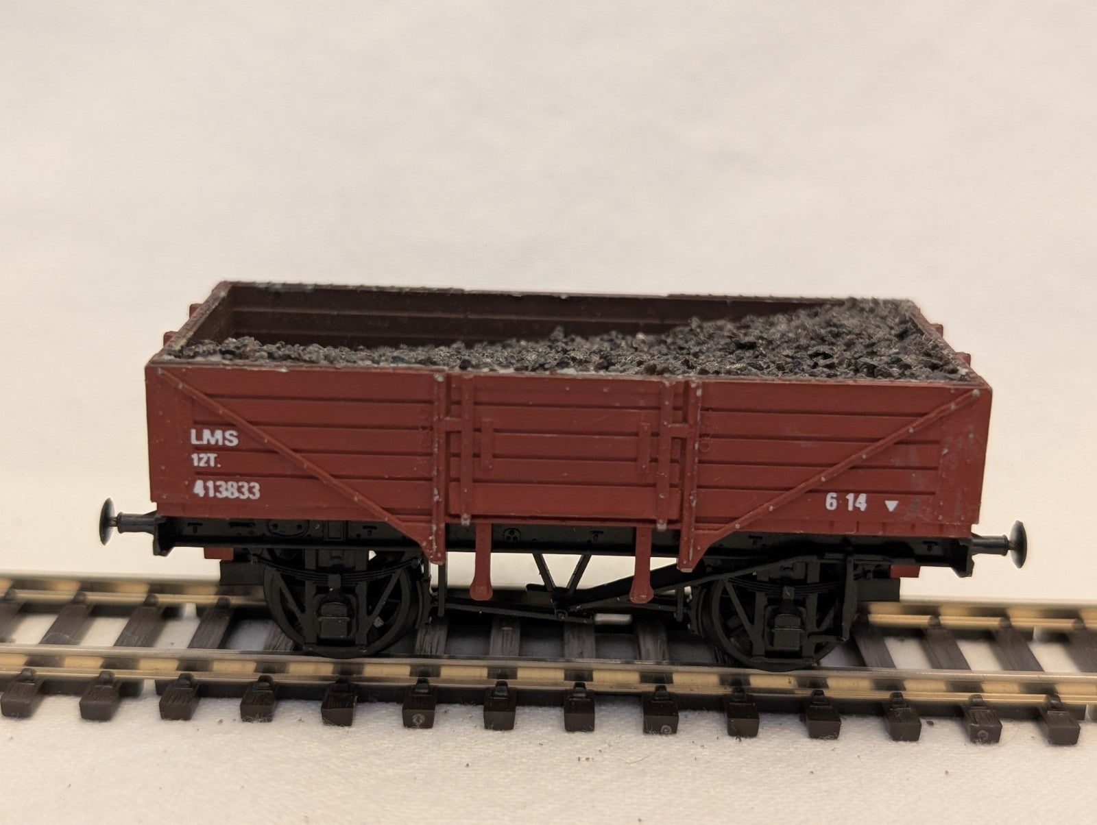Dapol OO Gauge LMS 5 Plank Open Wagon with Coal Load Goods Wagon 41