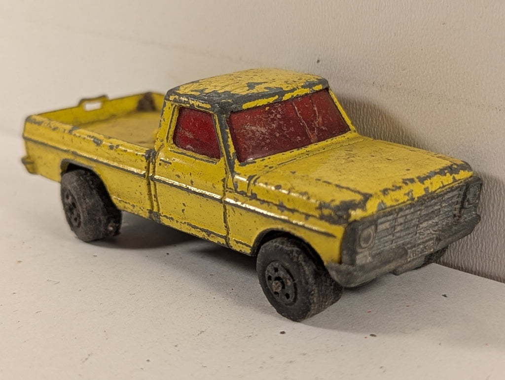 Matchbox 1:64 Rolamatics No. 57 Wild Life Truck Die-cast Model Vehicle Yellow