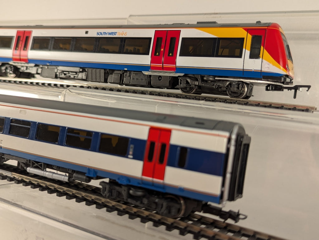 Bachmann Branchline 32-452A OOGauge Class 170/3 2-CarDMU SouthWestTrains - Boxed