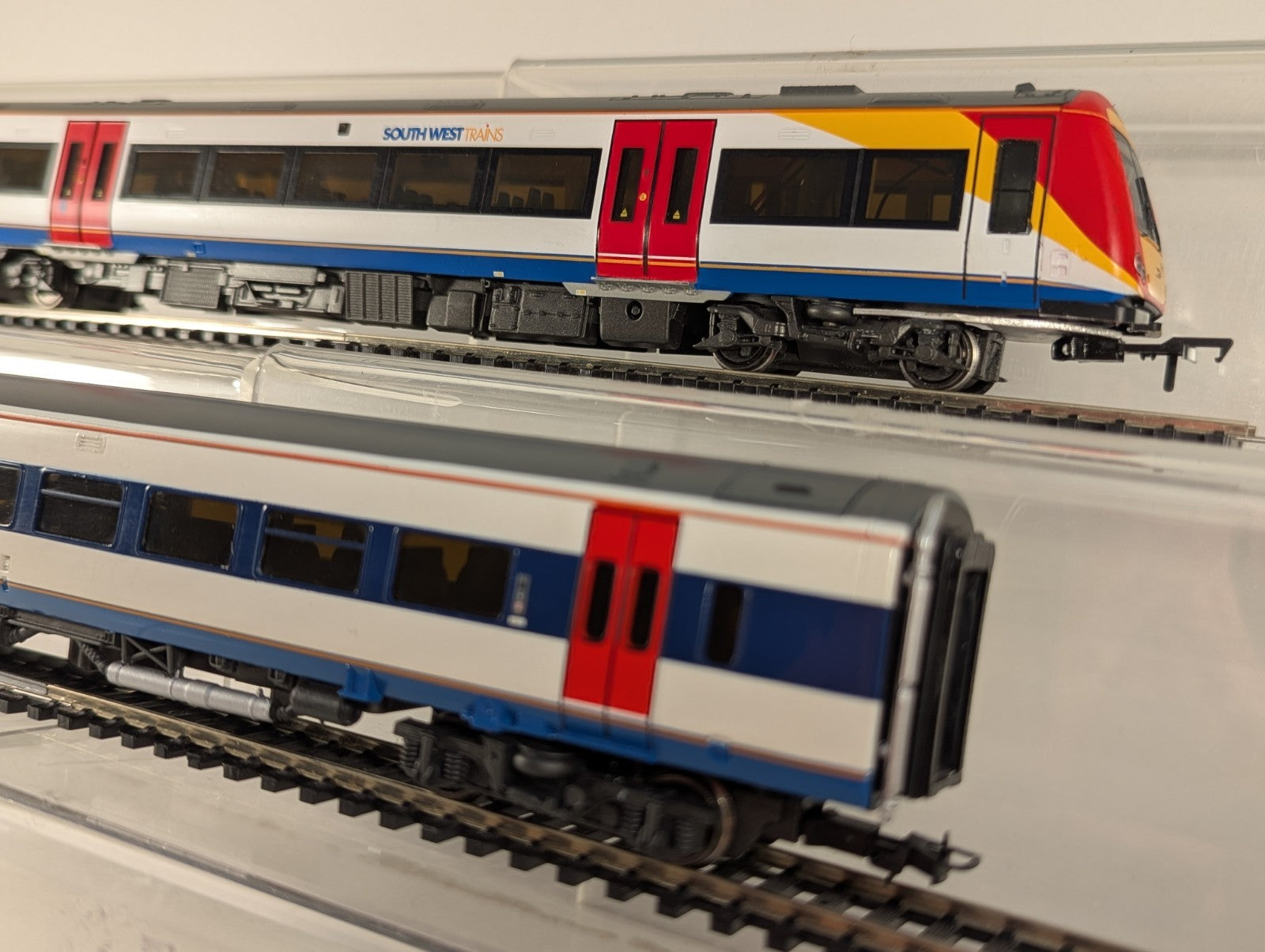 Bachmann Branchline 32-452A OOGauge Class 170/3 2-CarDMU SouthWestTrains - Boxed