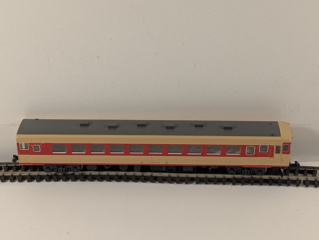 Kato N Scale JNR KiHa 27 Class Diesel Railcar KiHa 27 112 JNR Cream and Red