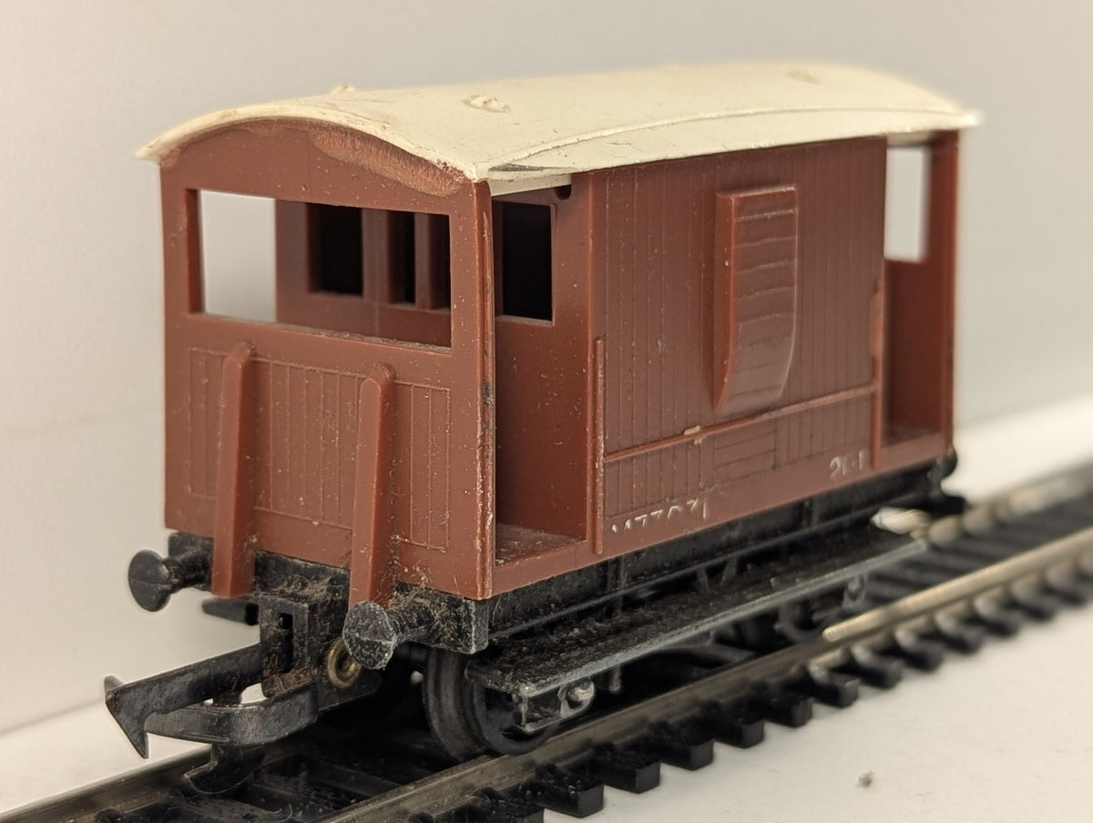 Tri-ang OO Gauge LMS 20 Ton Goods Brake Van M77031 Brown R16