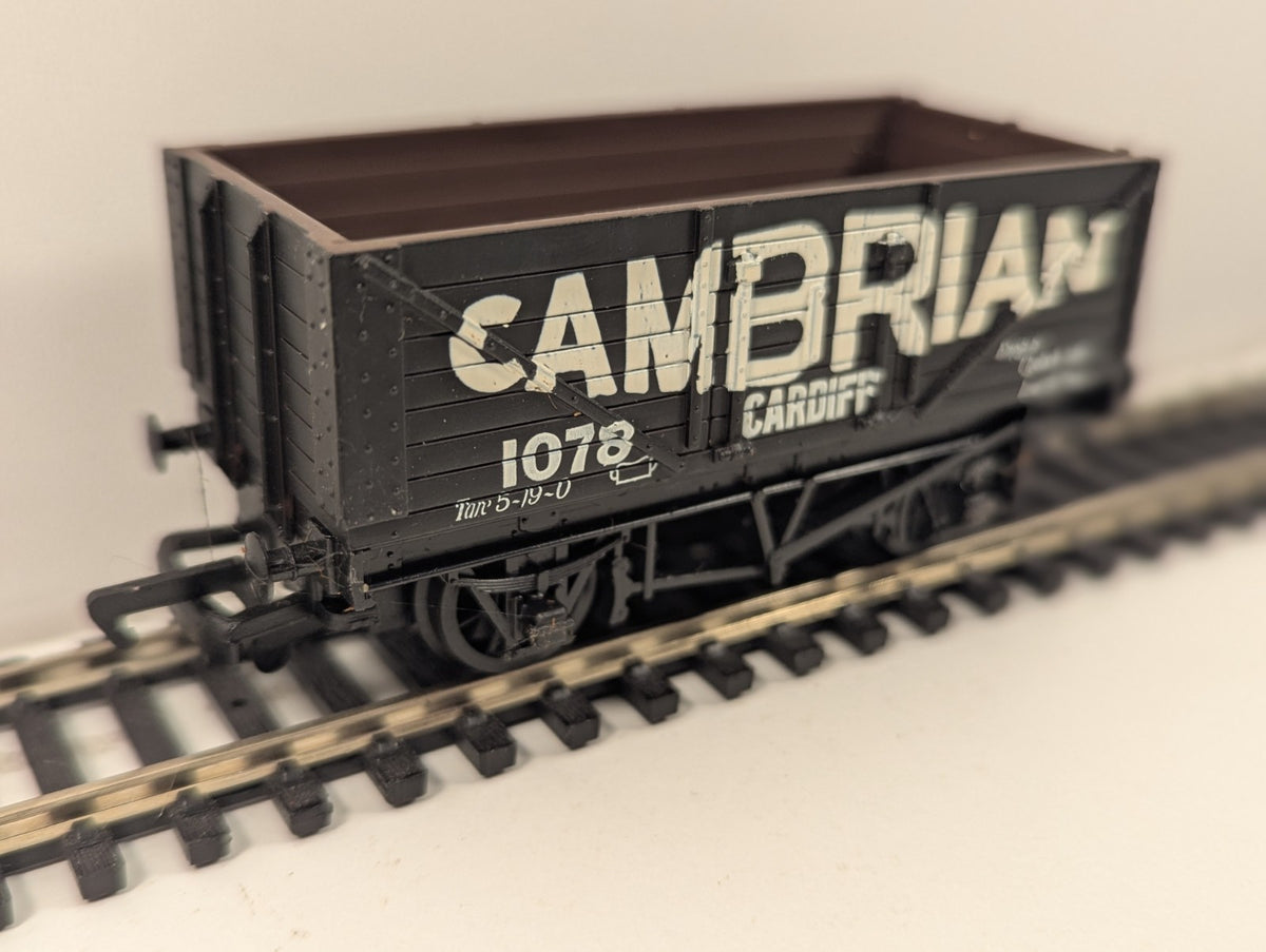 Mainline OO Gauge Cambrian Cardiff 7 Plank Coal Wagon