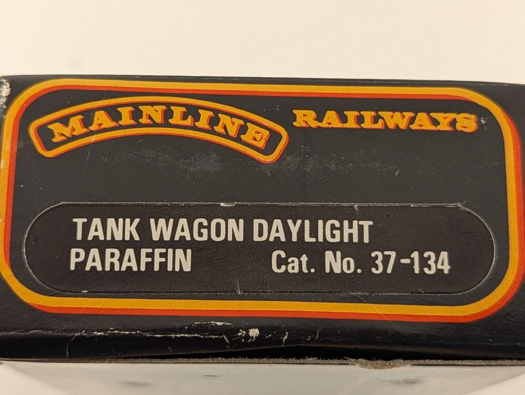 Mainline 37-134 OO Gauge Royal Daylight Paraffin Tank Wagon - Boxed