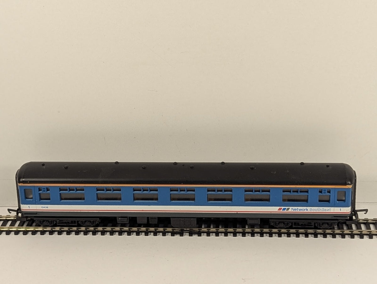 Lima OO Gauge BR Mark 1 Corridor First Coach Passenger Coach 13438