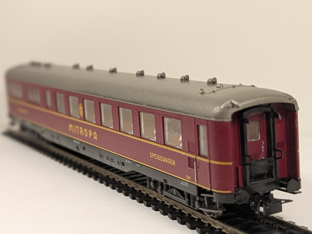 Liliput L382702 HO Gauge MITROPA Dining Coach 1220