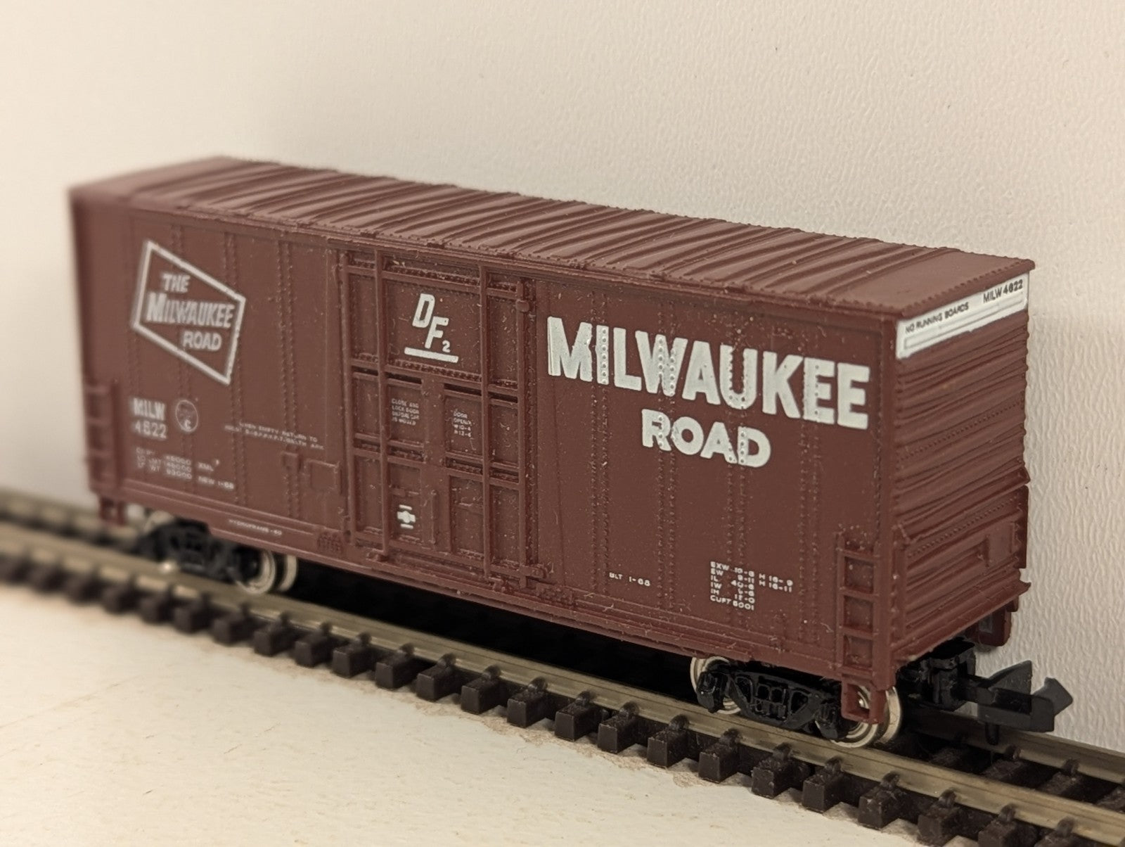 Bachmann N Gauge Milwaukee Road 40ft Hi-Cube Boxcar