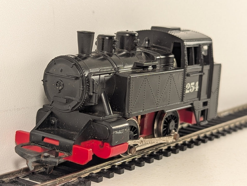 Hornby OO Gauge 0-4-0T Tank Locomotive Steam Locomotive 254 Black