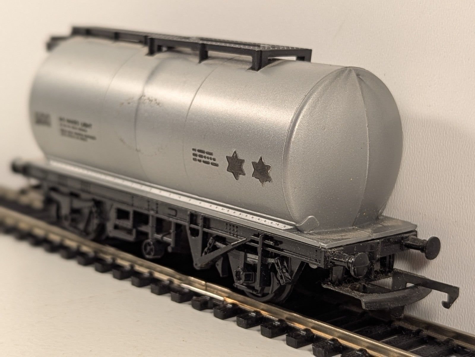 Hornby OO Gauge Silver 20 Ton Tank Wagon