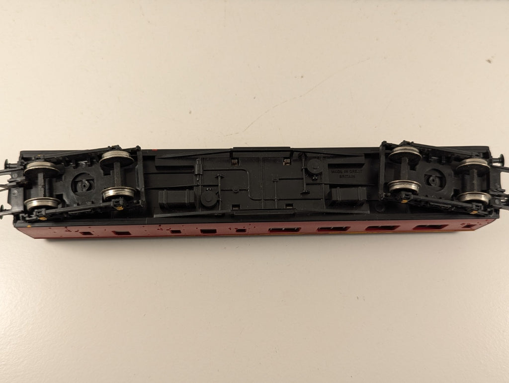 Hornby OO Gauge ex-LMS 57ft Suburban Brake Third Coach