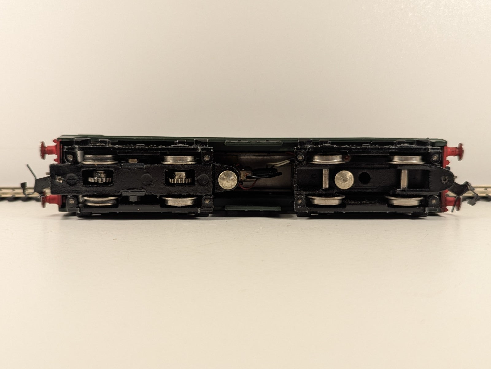 Hornby Dublo L30 OO Gauge BR Class 20 Diesel Locomotive Green - 3 Rail