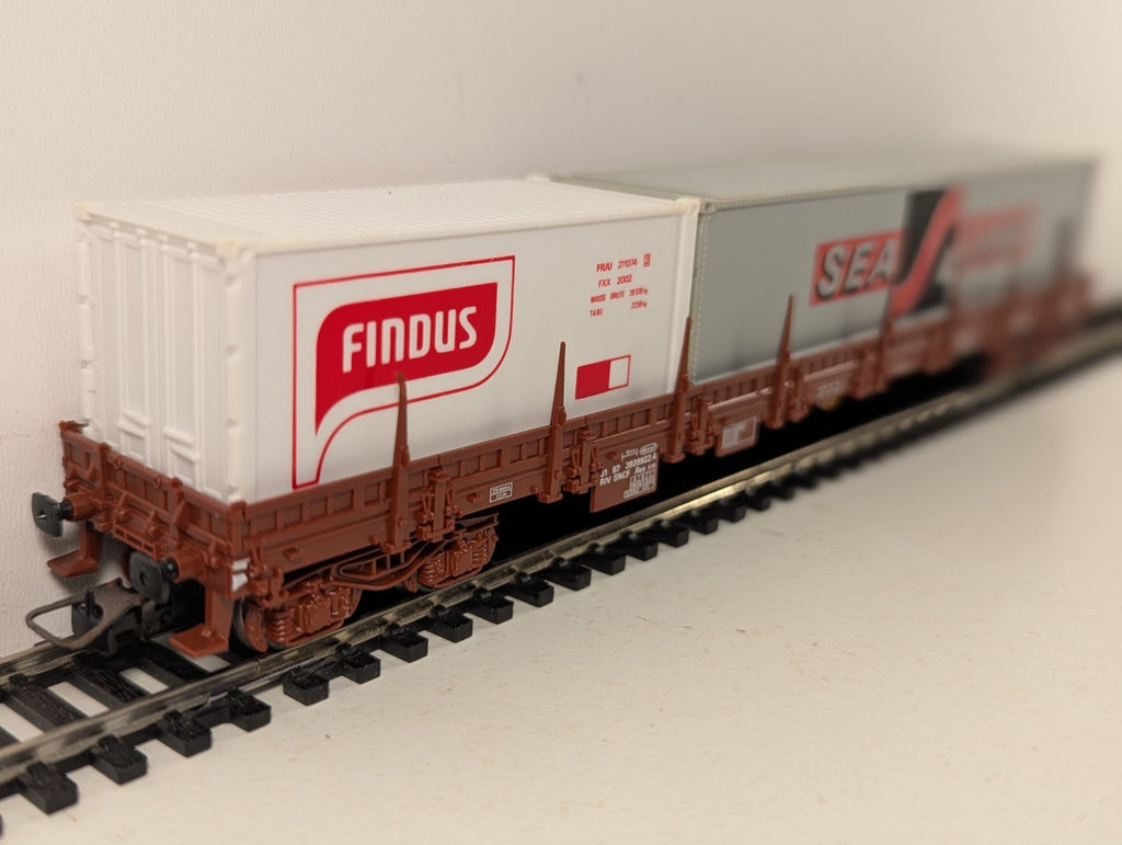 Jouef HO Gauge Bogie Flat Wagon with Findus and Sea-Land Containers