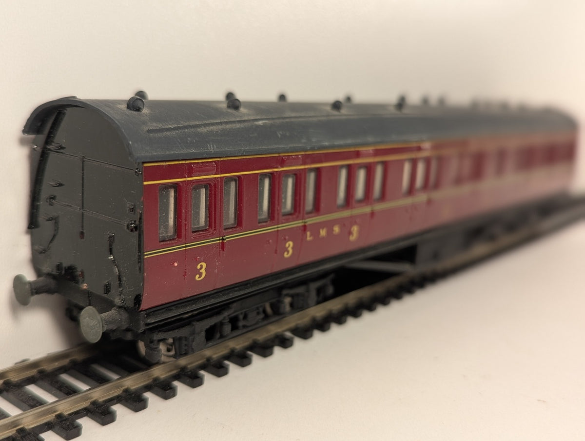 Dapol OO Gauge LMS Non-Corridor Composite Coach Passenger Coach 19194 LMS Maroon