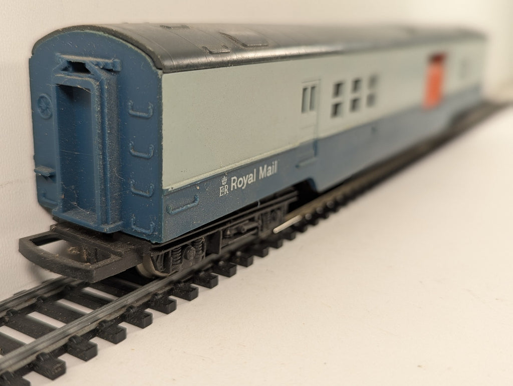 Hornby OO Gauge Operating Royal Mail Coach Passenger Coach M 30224