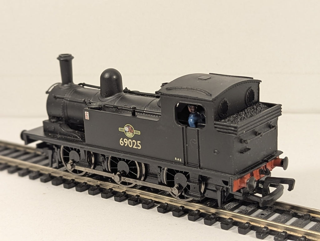 Bachmann OO Gauge Class J72 0-6-0T Steam Locomotive 69025 BR Black 31-056
