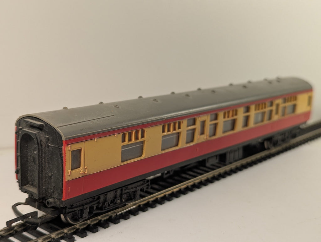 Hornby Railways OO Gauge BR Crimson and Cream composite Coach boxed