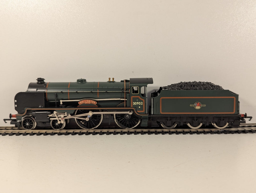 Hornby R.2082 BR Schools Train Pack