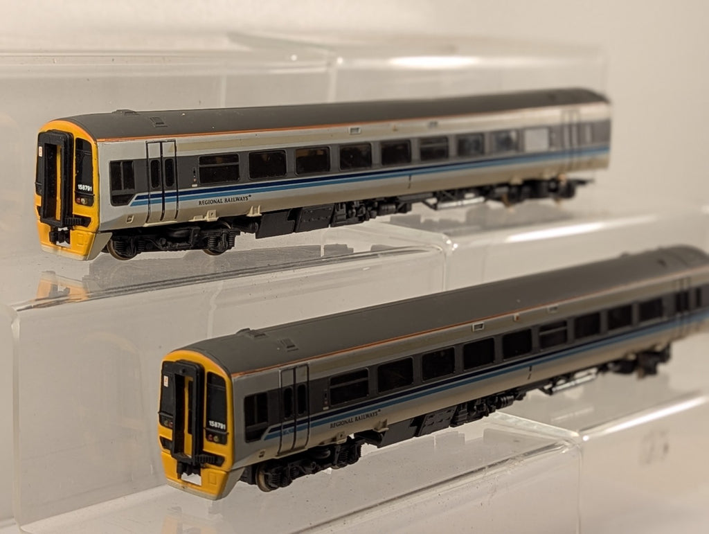 Bachmann OO Gauge Class 158 Diesel Multiple Unit 52791 & 57791 Regional Livery