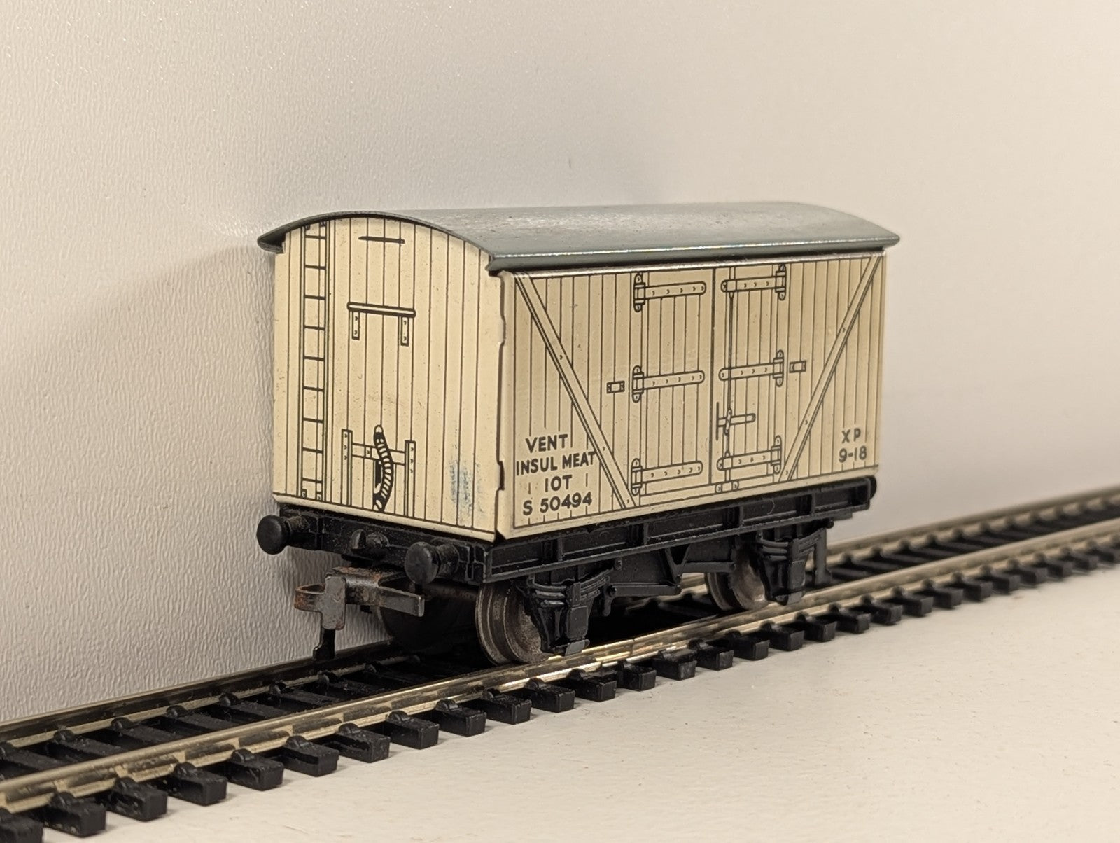 Hornby Dublo 32065 OO Gauge BR White D1 Meat Van - Boxed