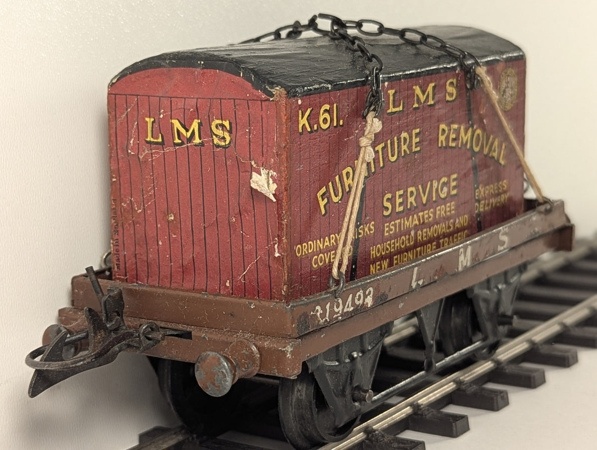 Hornby O Gauge Flat Truck with LMS Furniture Removal Container Goods Wagon
