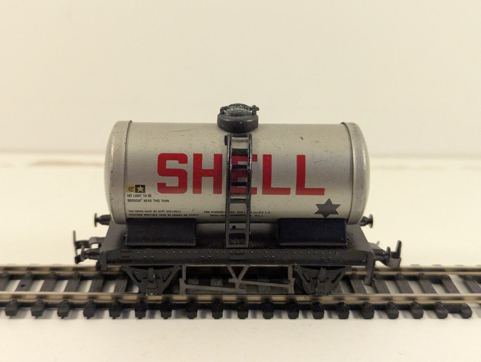 Trix 643 Shell Tank Wagon OO Gauge - Boxed
