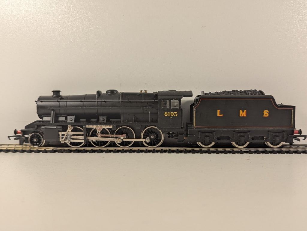 Hornby R315 OO Gauge LMS Class 8F 2-8-0 Steam Loco 8193 - Wrong Tender