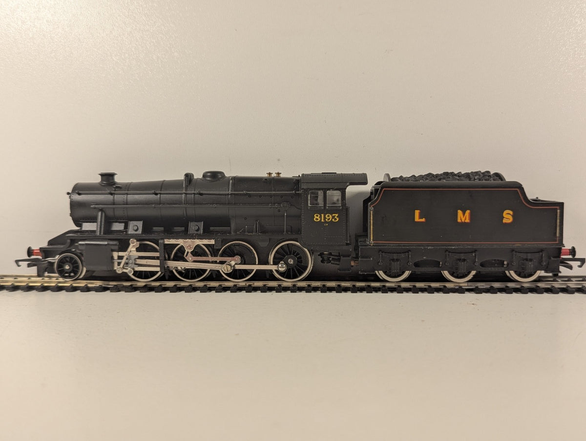 Hornby R315 OO Gauge LMS Class 8F 2-8-0 Steam Loco 8193 - Wrong Tender
