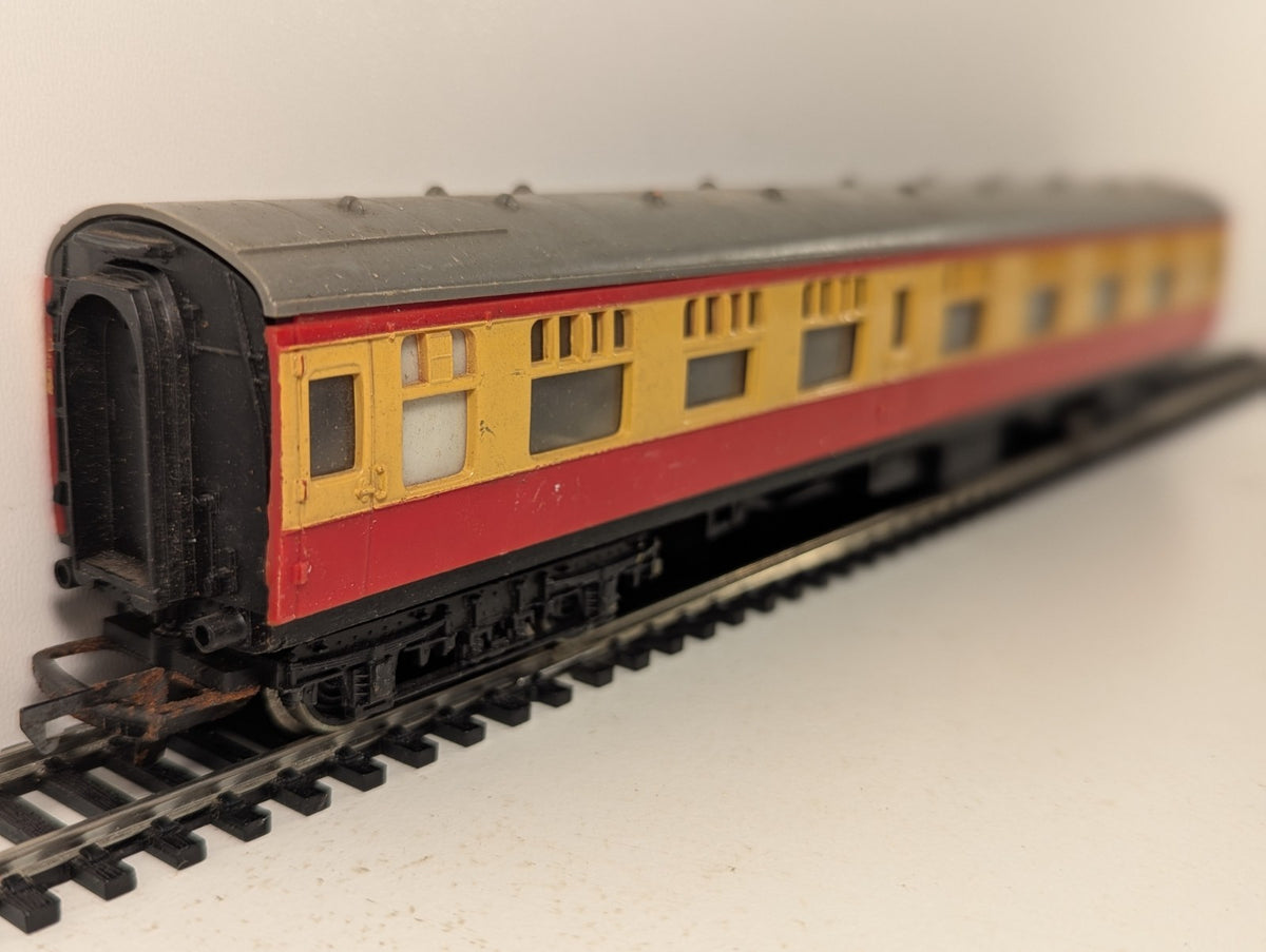 Tri-ang OO Gauge BR Mk1 Buffet Car Passenger Coach 1807 BR Maroon